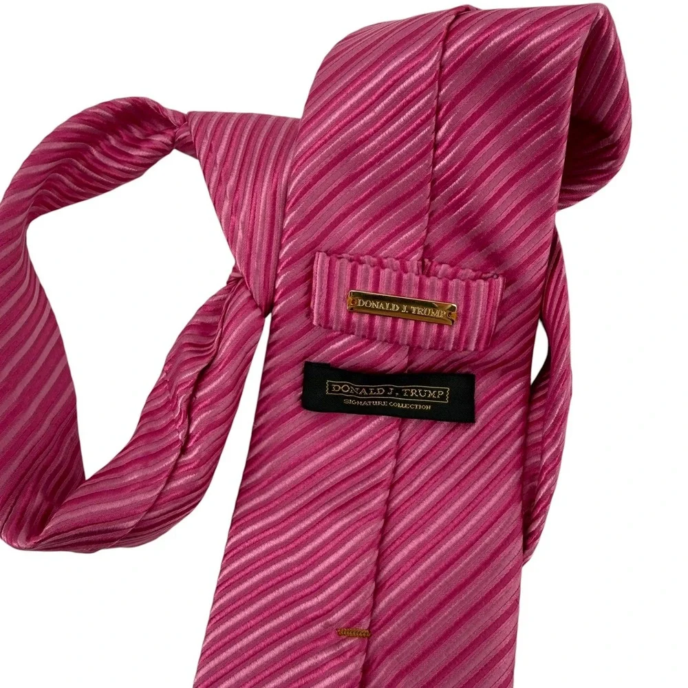 Donald J Trump Signature Collection Mens Pink Textured Stripe‎ 100% Silk Necktie
